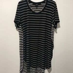 Women’s striped tunic tee